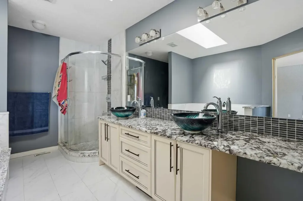 5221 Coral Shores Drive NE Calgary AB T3J 3J7