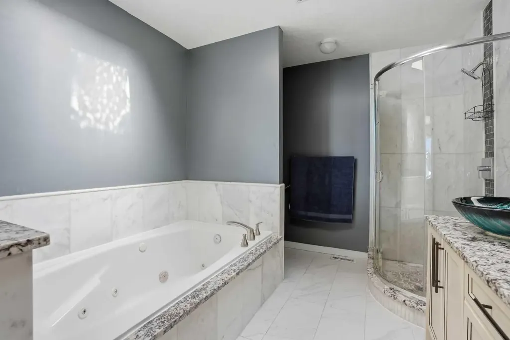 5221 Coral Shores Drive NE Calgary AB T3J 3J7
