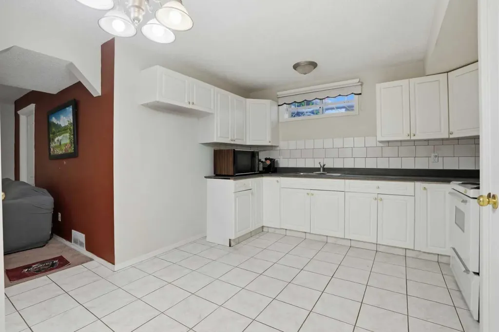 5221 Coral Shores Drive NE Calgary AB T3J 3J7