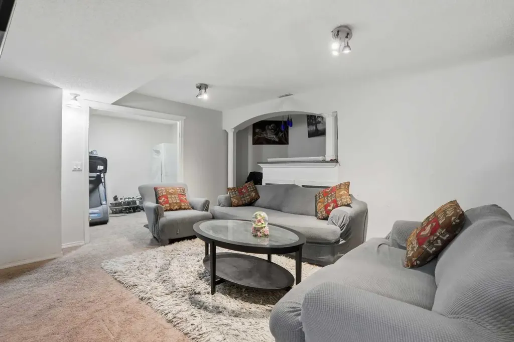 5221 Coral Shores Drive NE Calgary AB T3J 3J7