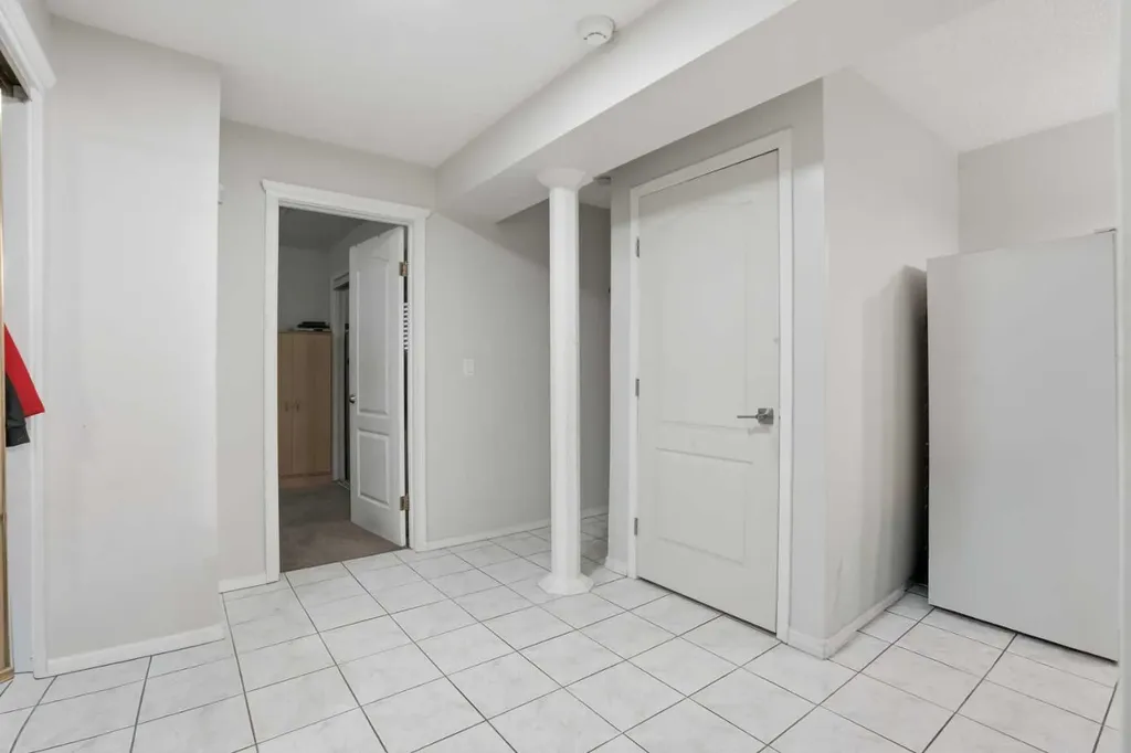 5221 Coral Shores Drive NE Calgary AB T3J 3J7