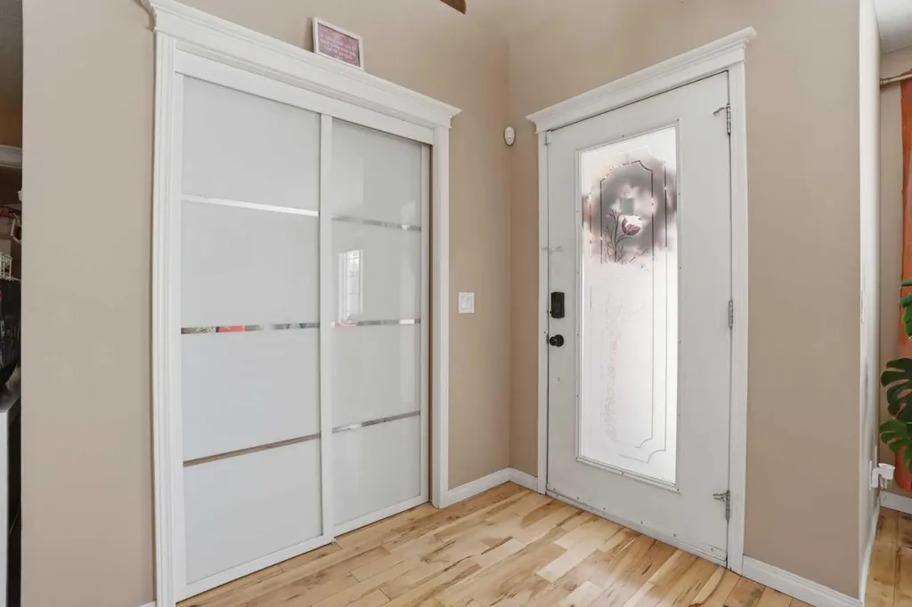 5221 Coral Shores Drive NE Calgary AB T3J 3J7