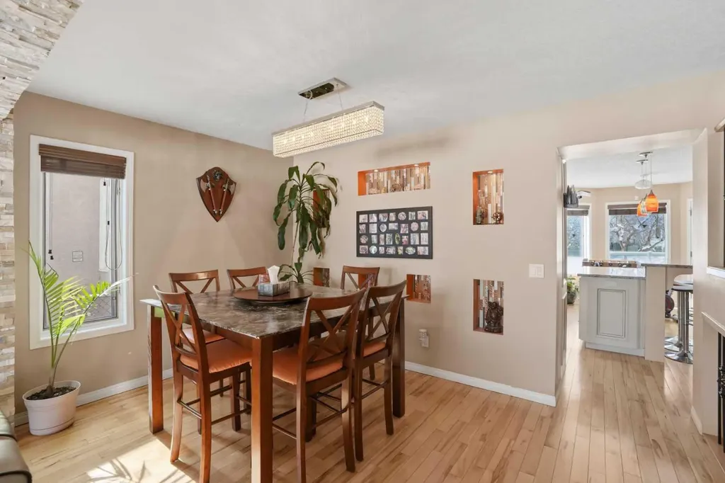 5221 Coral Shores Drive NE Calgary AB T3J 3J7