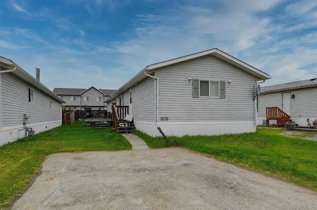 9518 111 Avenue Clairmont AB T0H0W3