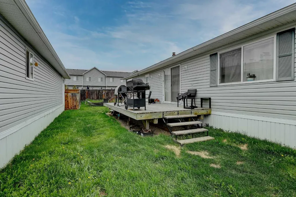 9518 111 Avenue Clairmont AB T0H0W3