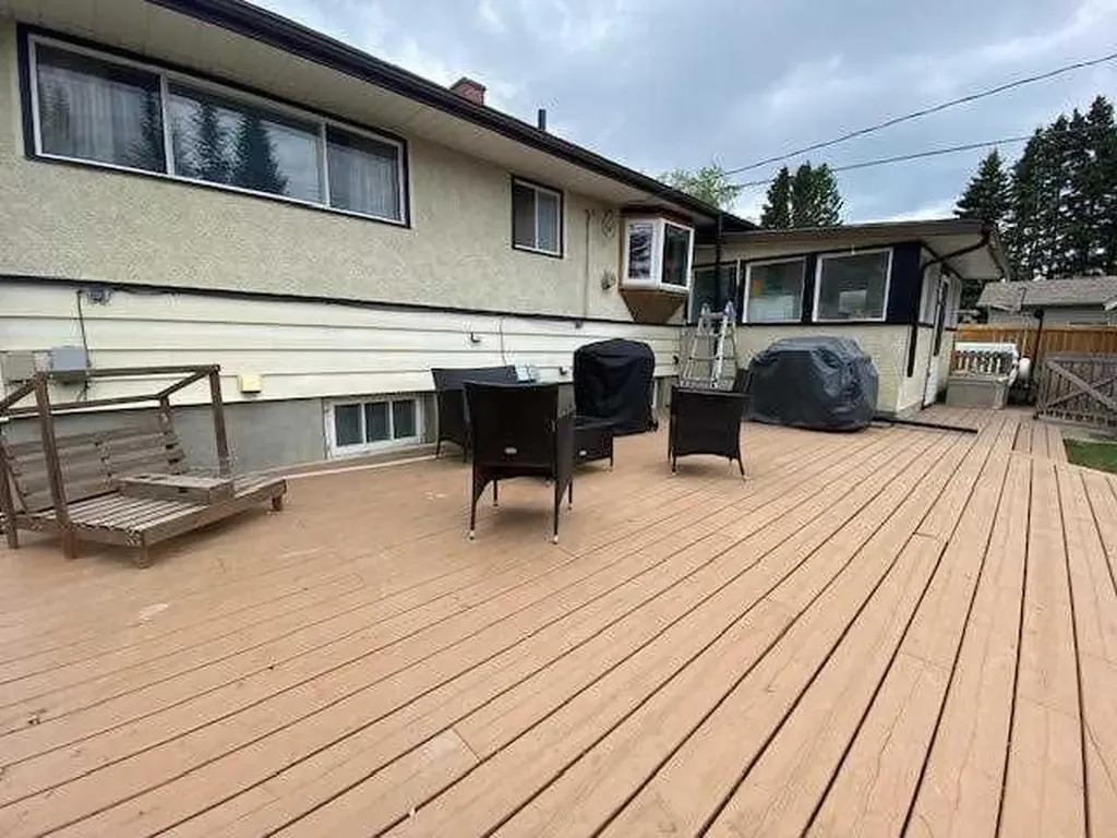 111 Willow Drive Hinton AB T7V1E5