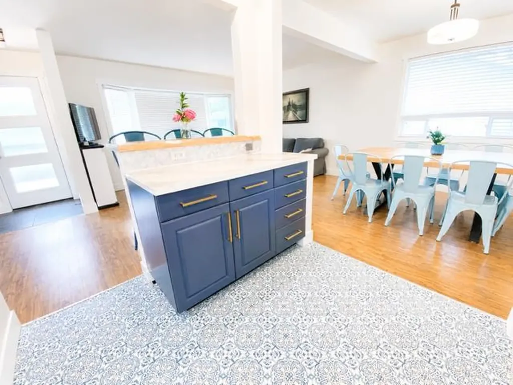 111 Willow Drive Hinton AB T7V1E5