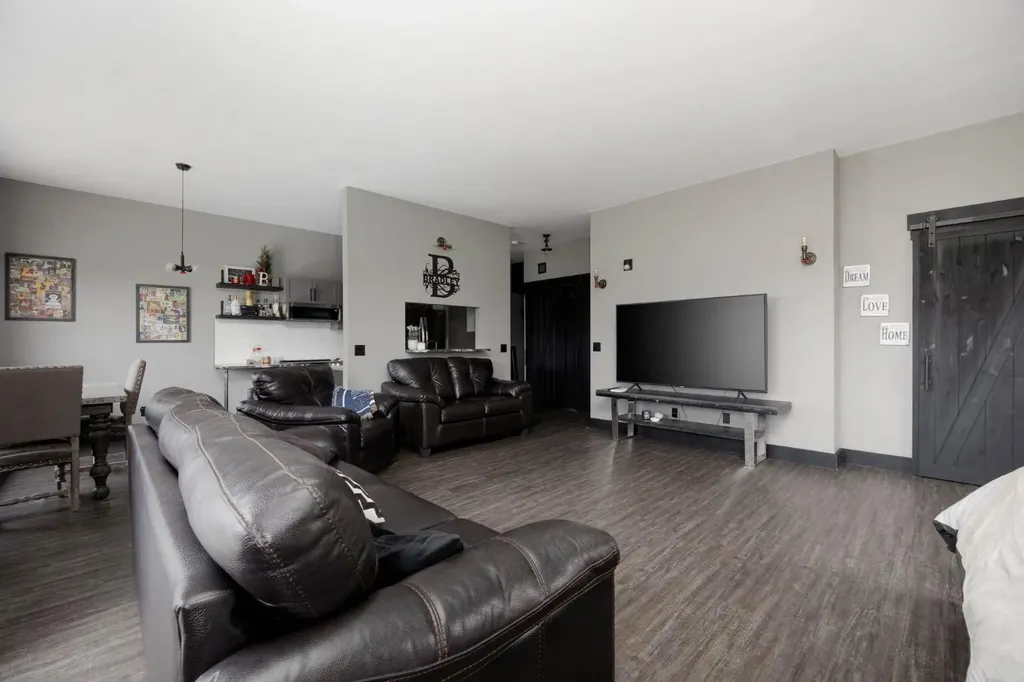 8026 Franklin Avenue Fort Mcmurray AB T9H 5K3