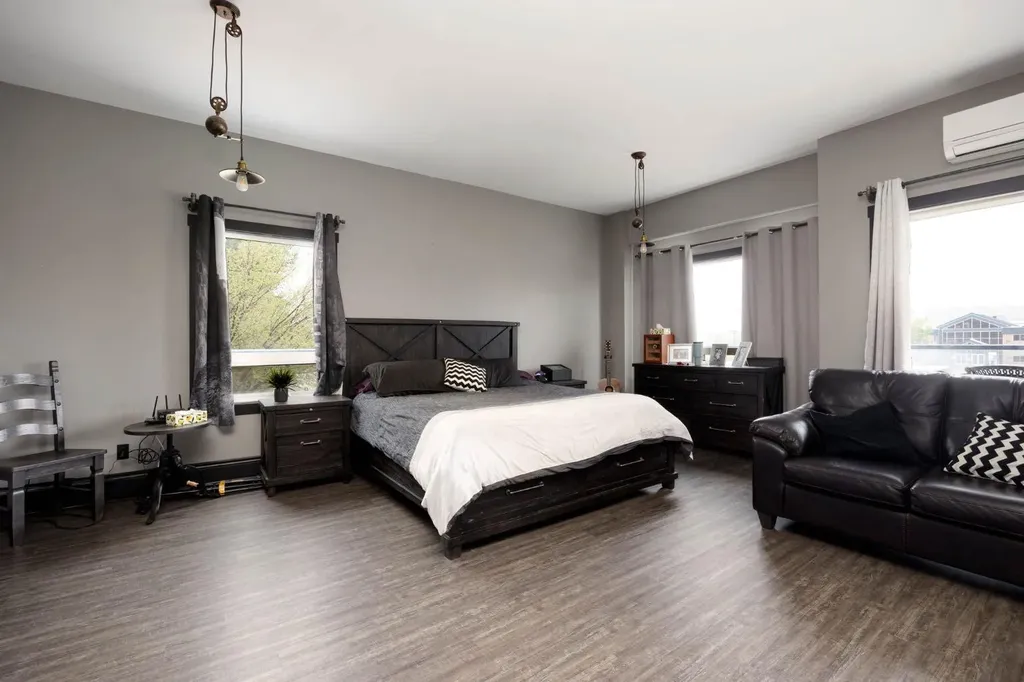 8026 Franklin Avenue Fort Mcmurray AB T9H 5K3