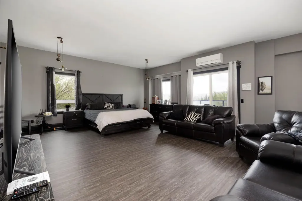 8026 Franklin Avenue Fort Mcmurray AB T9H 5K3
