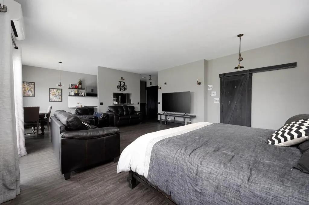 8026 Franklin Avenue Fort Mcmurray AB T9H 5K3