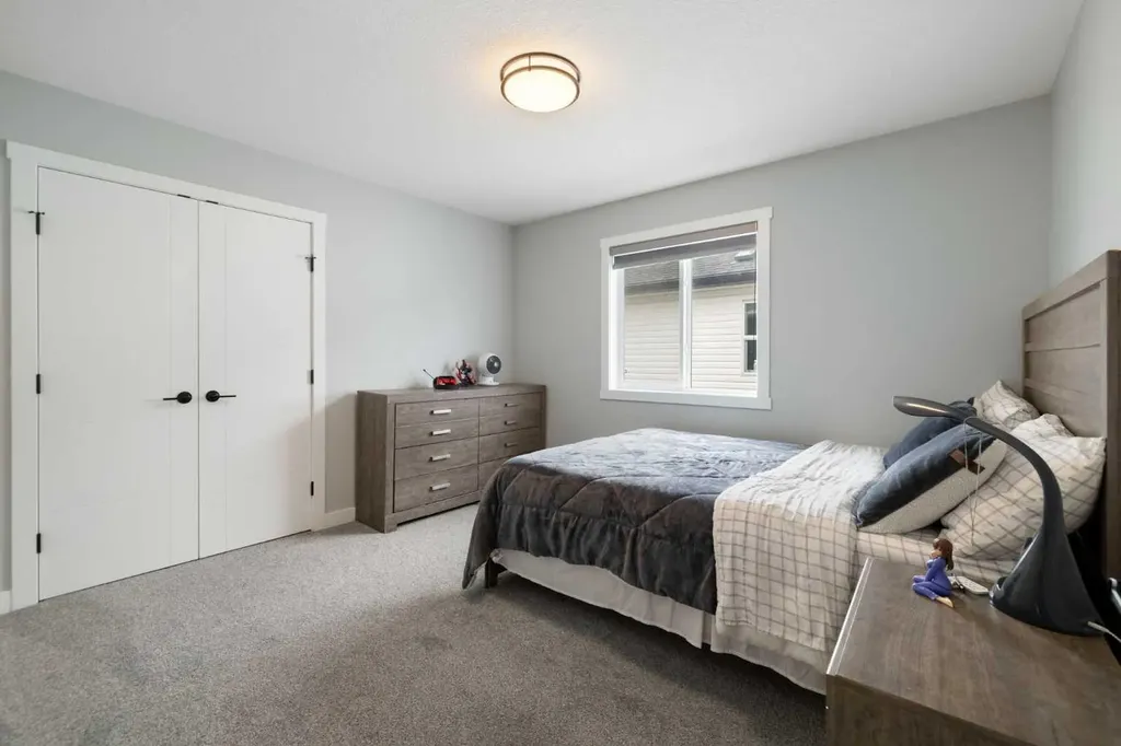 836 Edgefield Street Strathmore AB T1P 0A7