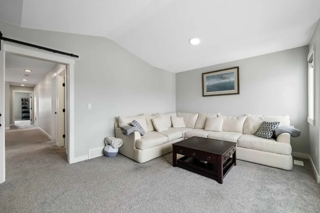 836 Edgefield Street Strathmore AB T1P 0A7