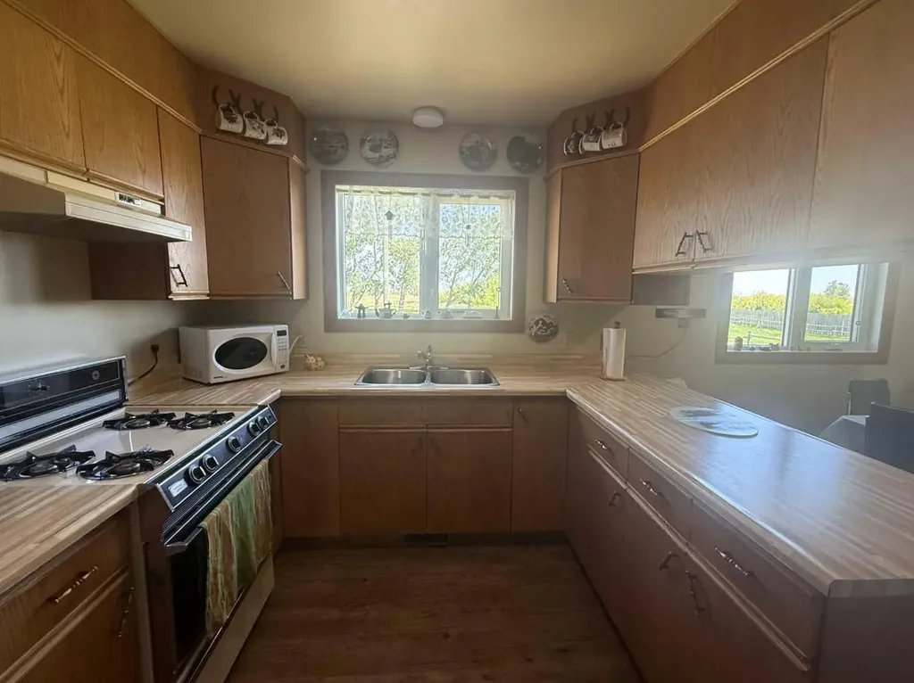 236 1 Avenue S Rural Special Areas No. 2 AB T0J 3P0