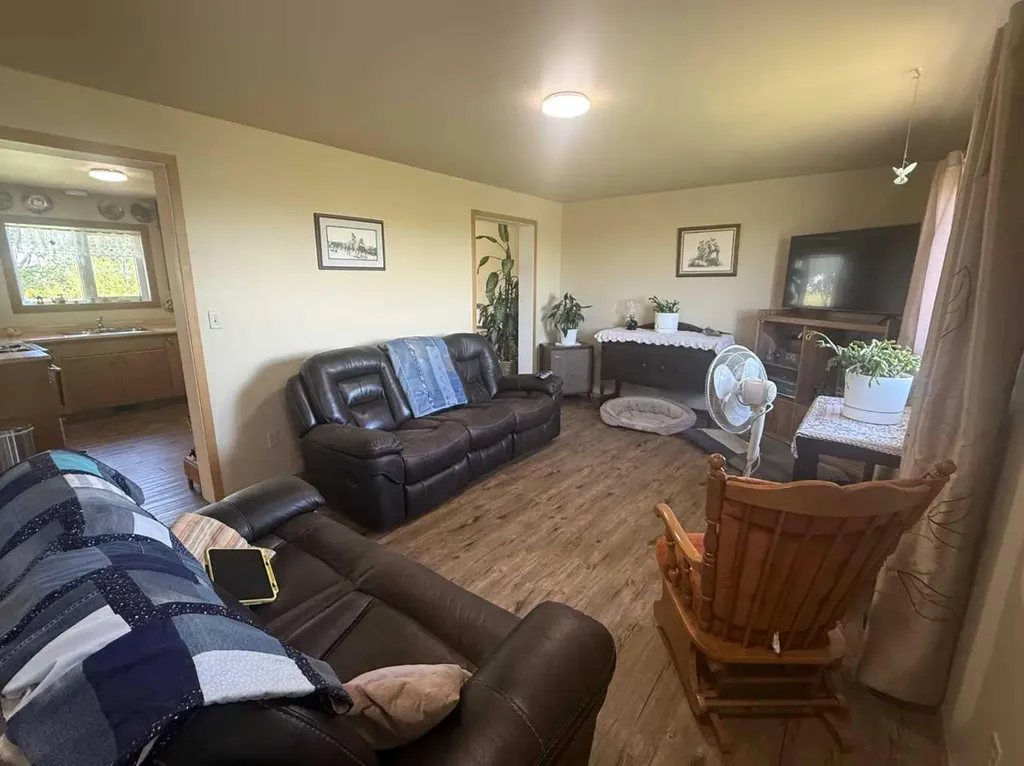 236 1 Avenue S Rural Special Areas No. 2 AB T0J 3P0