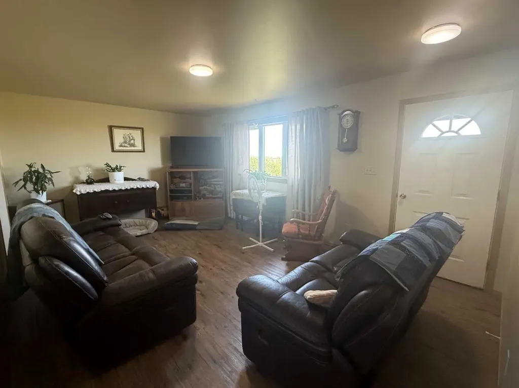 236 1 Avenue S Rural Special Areas No. 2 AB T0J 3P0