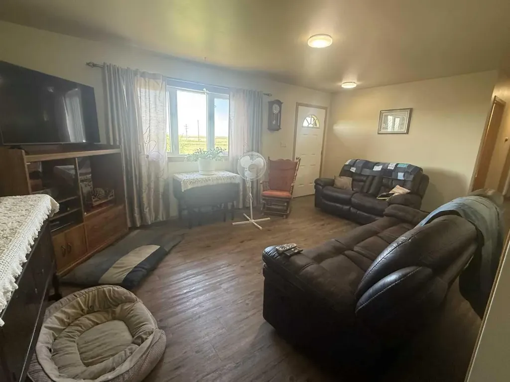 236 1 Avenue S Rural Special Areas No. 2 AB T0J 3P0