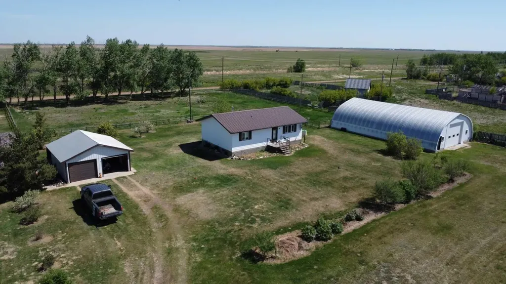 236 1 Avenue S Rural Special Areas No. 2 AB T0J 3P0