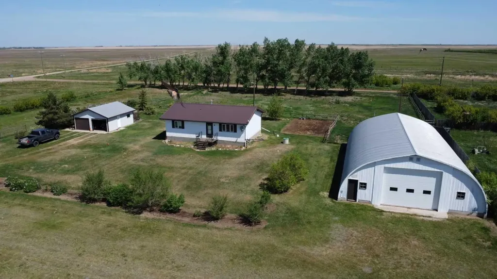 236 1 Avenue S Rural Special Areas No. 2 AB T0J 3P0