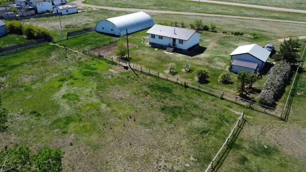 236 1 Avenue S Rural Special Areas No. 2 AB T0J 3P0