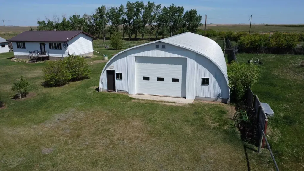 236 1 Avenue S Rural Special Areas No. 2 AB T0J 3P0