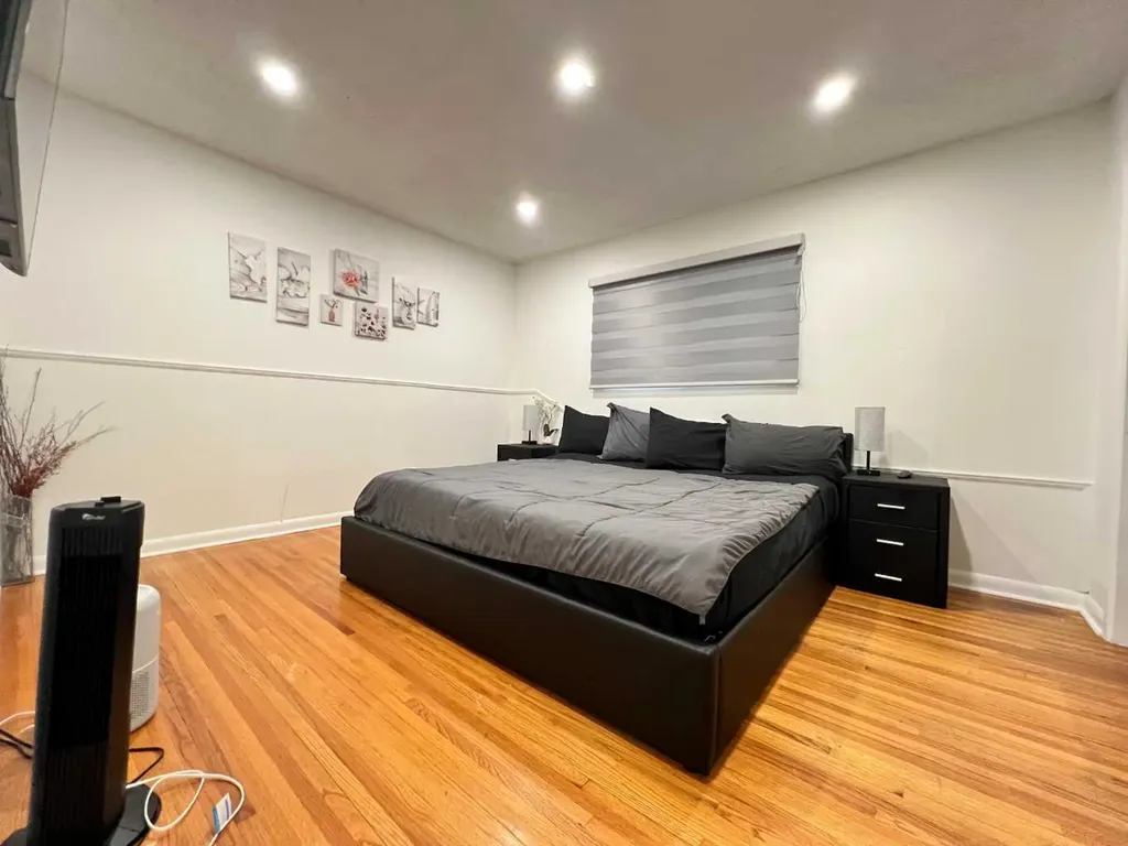 560 Northmount Drive NW Calgary AB T2K3J2