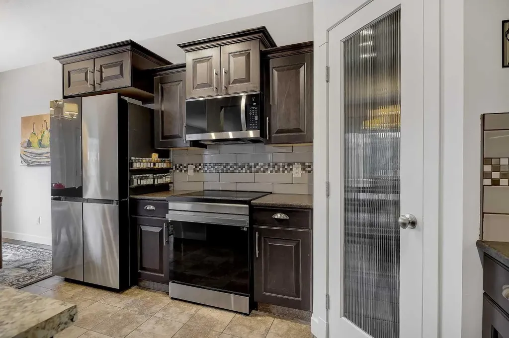 11513 71 Avenue Grande Prairie AB T8W 0E8