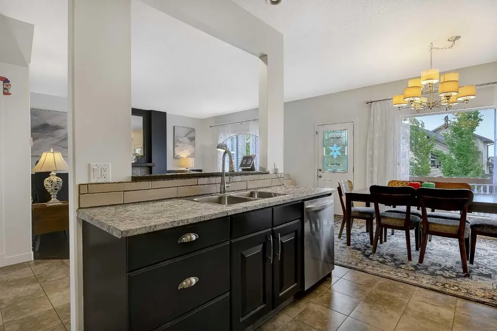 11513 71 Avenue Grande Prairie AB T8W 0E8