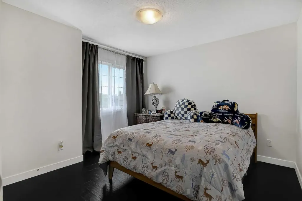 11513 71 Avenue Grande Prairie AB T8W 0E8