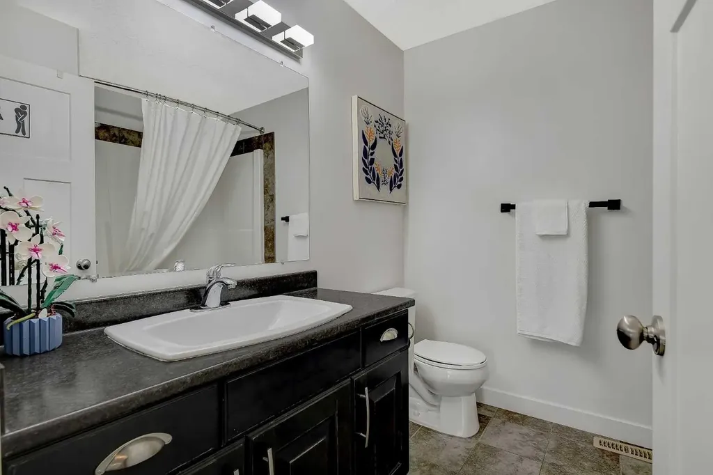 11513 71 Avenue Grande Prairie AB T8W 0E8