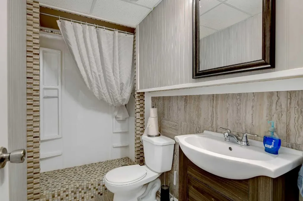 11513 71 Avenue Grande Prairie AB T8W 0E8