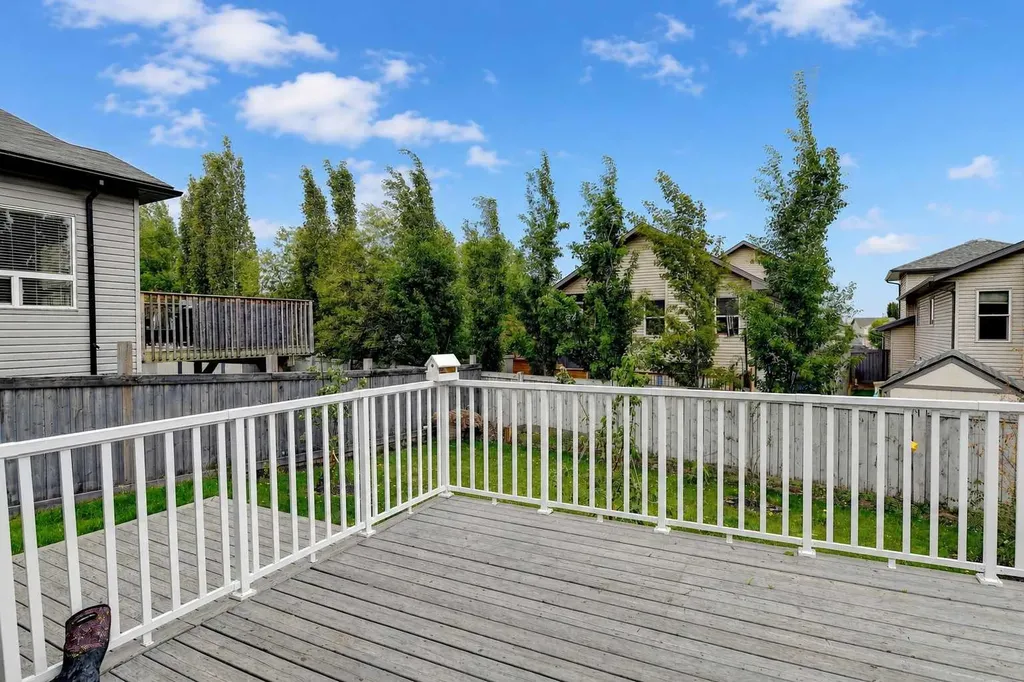 11513 71 Avenue Grande Prairie AB T8W 0E8