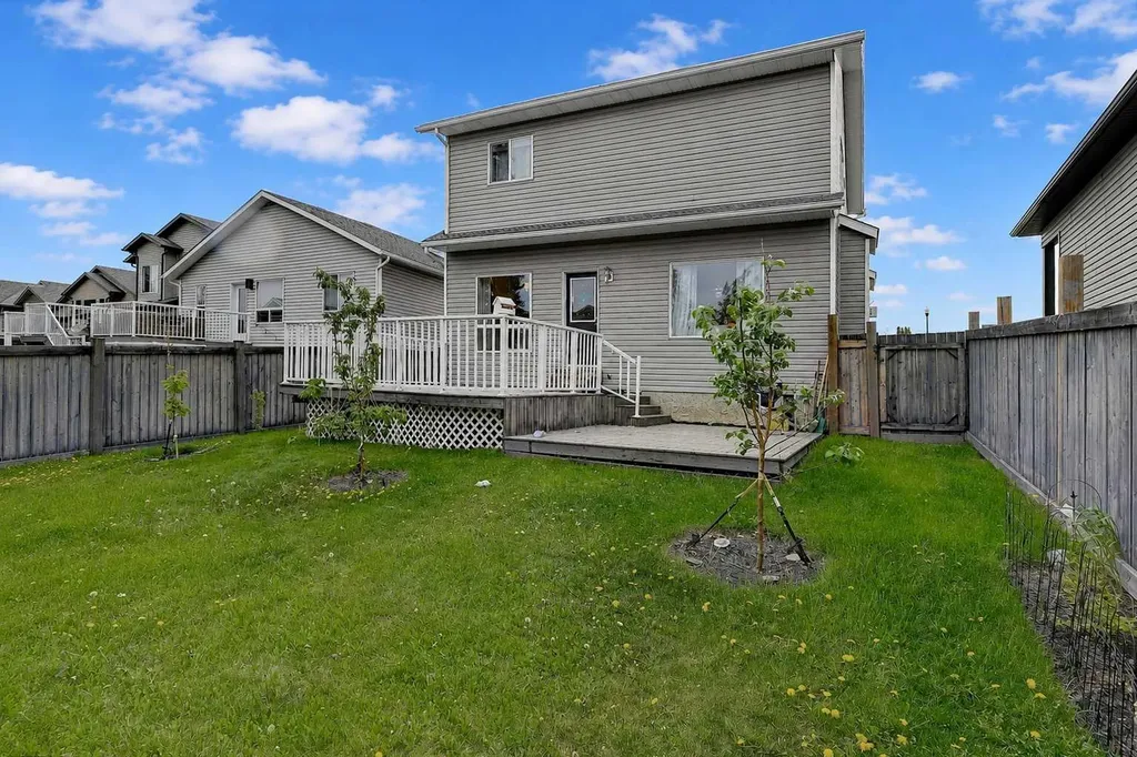 11513 71 Avenue Grande Prairie AB T8W 0E8