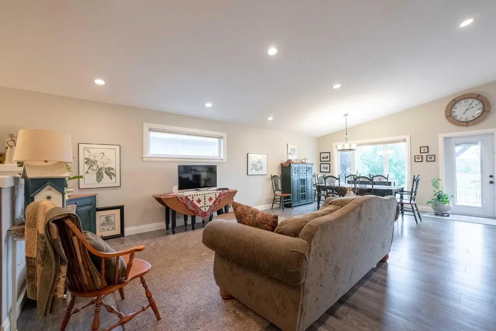 291 Tartan Circle W Lethbridge AB T1J 0Z1