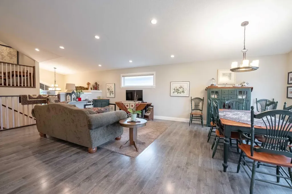 291 Tartan Circle W Lethbridge AB T1J 0Z1