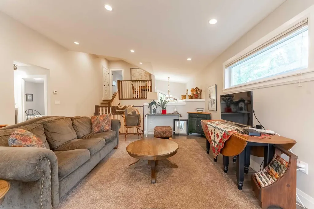 291 Tartan Circle W Lethbridge AB T1J 0Z1