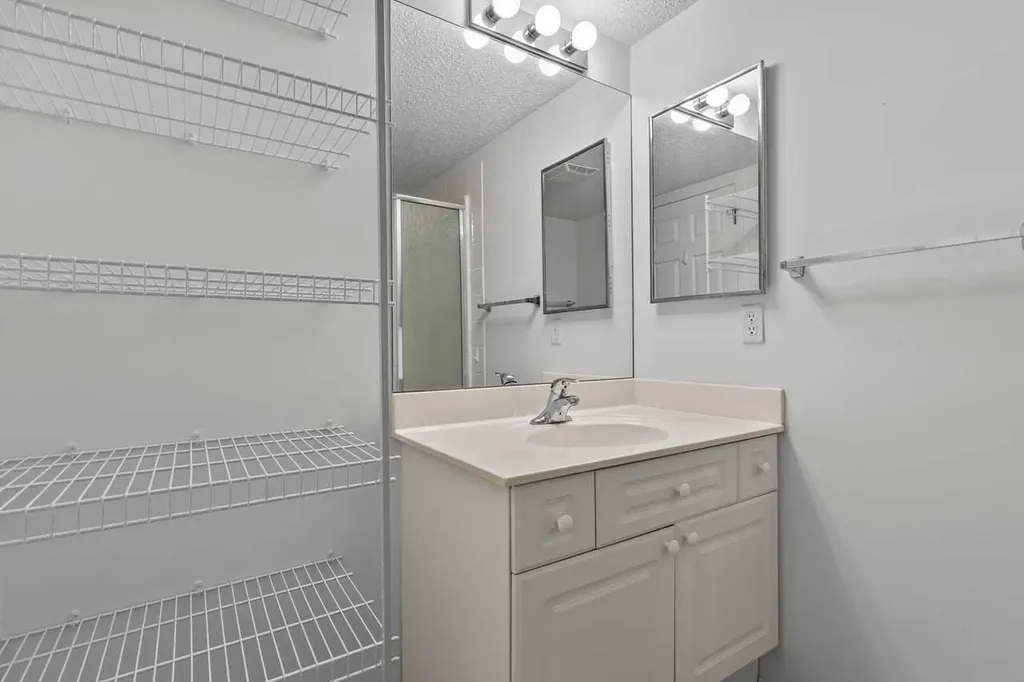928 Arbour Lake Road NW Calgary AB T3G 5T2