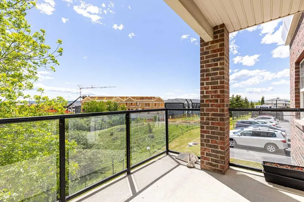 928 Arbour Lake Road NW Calgary AB T3G 5T2
