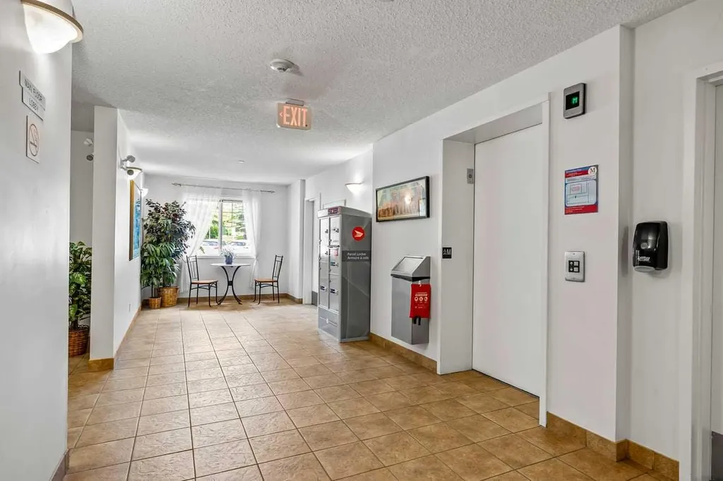 928 Arbour Lake Road NW Calgary AB T3G 5T2