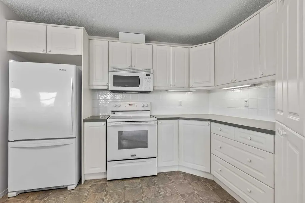 928 Arbour Lake Road NW Calgary AB T3G 5T2