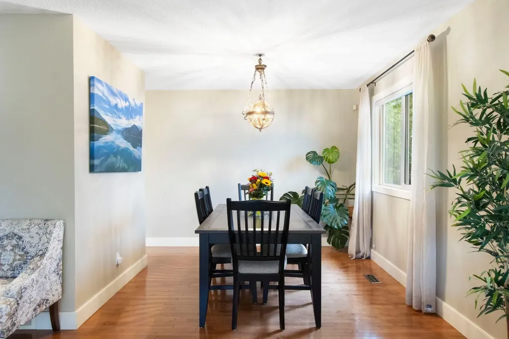 10504 Spadina Drive SW Calgary AB T2W 0T4
