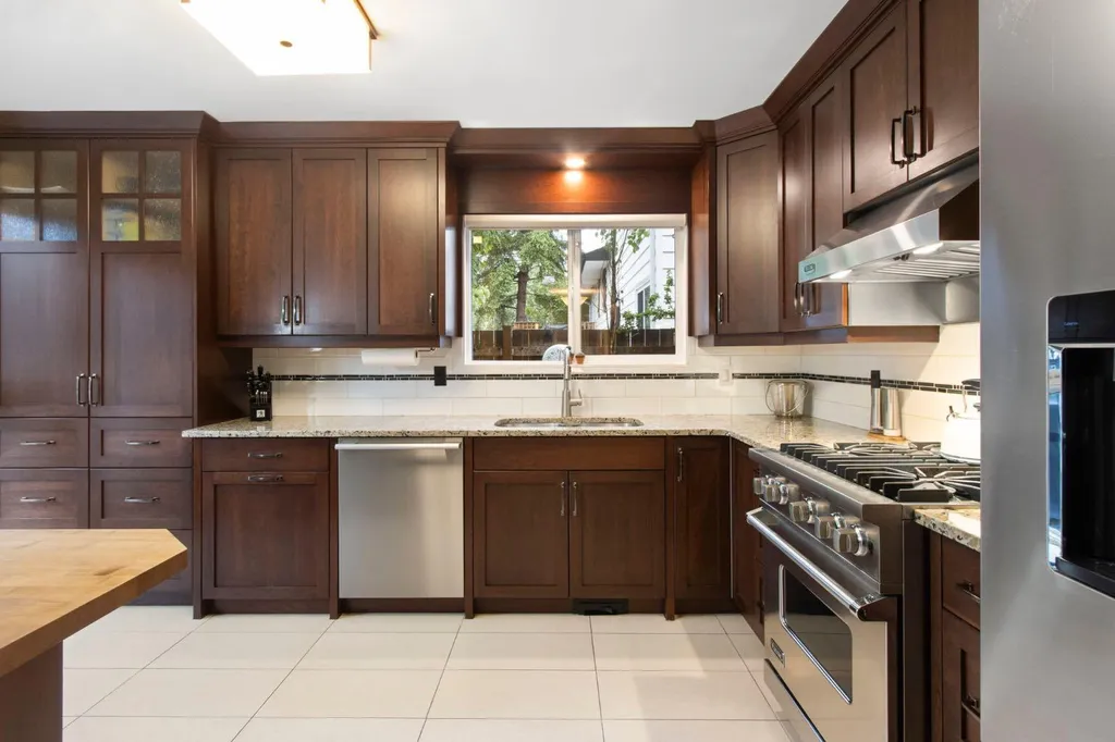 10504 Spadina Drive SW Calgary AB T2W 0T4