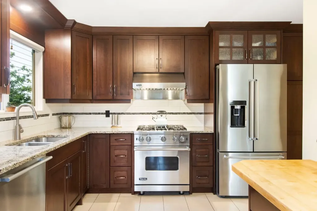 10504 Spadina Drive SW Calgary AB T2W 0T4