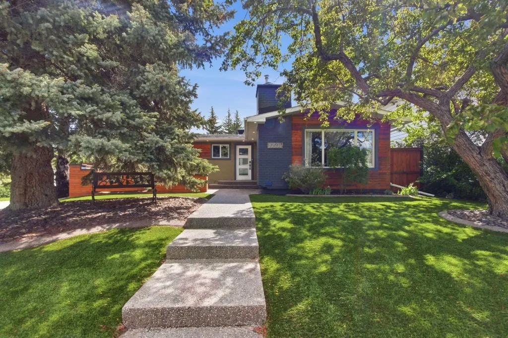 10504 Spadina Drive SW Calgary AB T2W 0T4