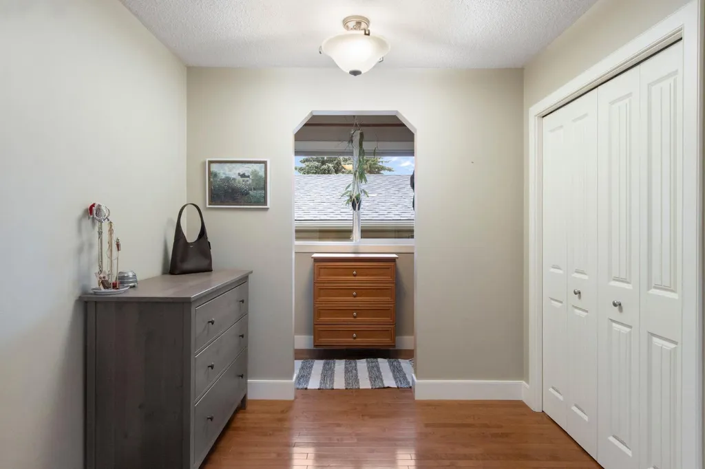 10504 Spadina Drive SW Calgary AB T2W 0T4