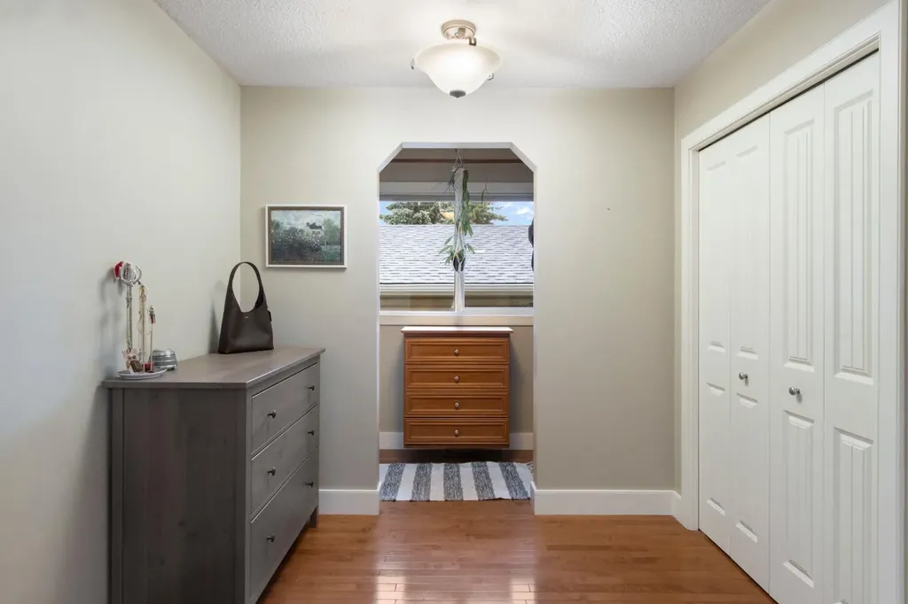 10504 Spadina Drive SW Calgary AB T2W 0T4