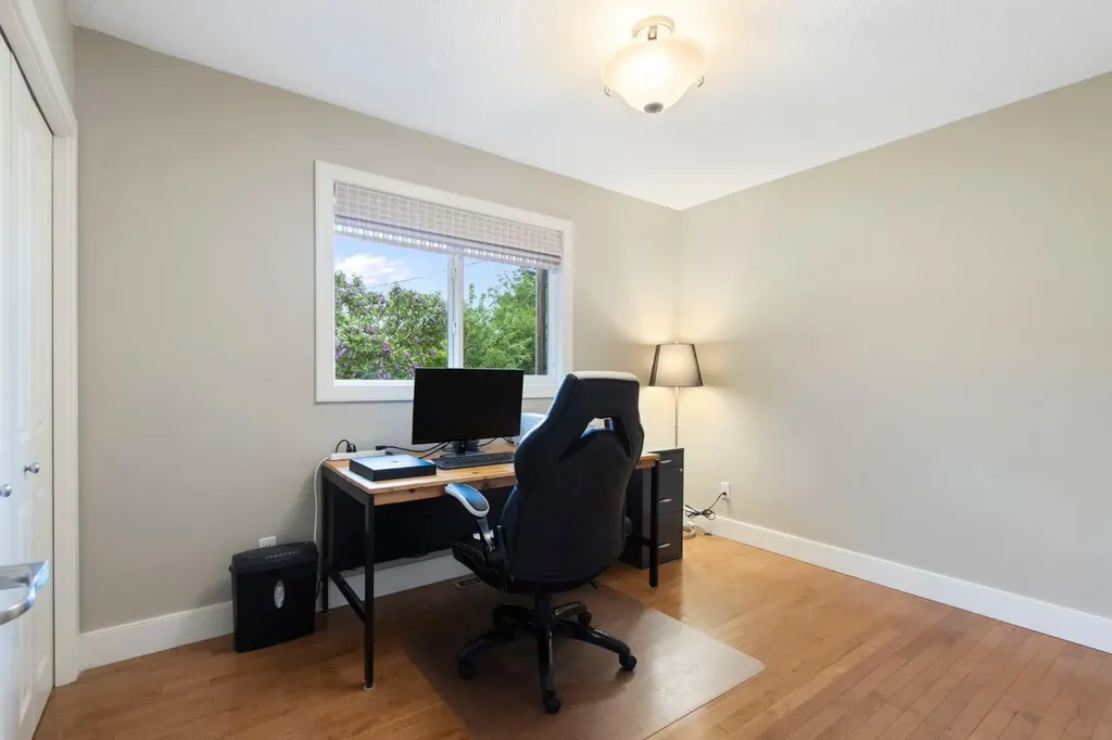 10504 Spadina Drive SW Calgary AB T2W 0T4