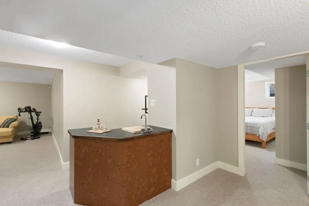 10504 Spadina Drive SW Calgary AB T2W 0T4