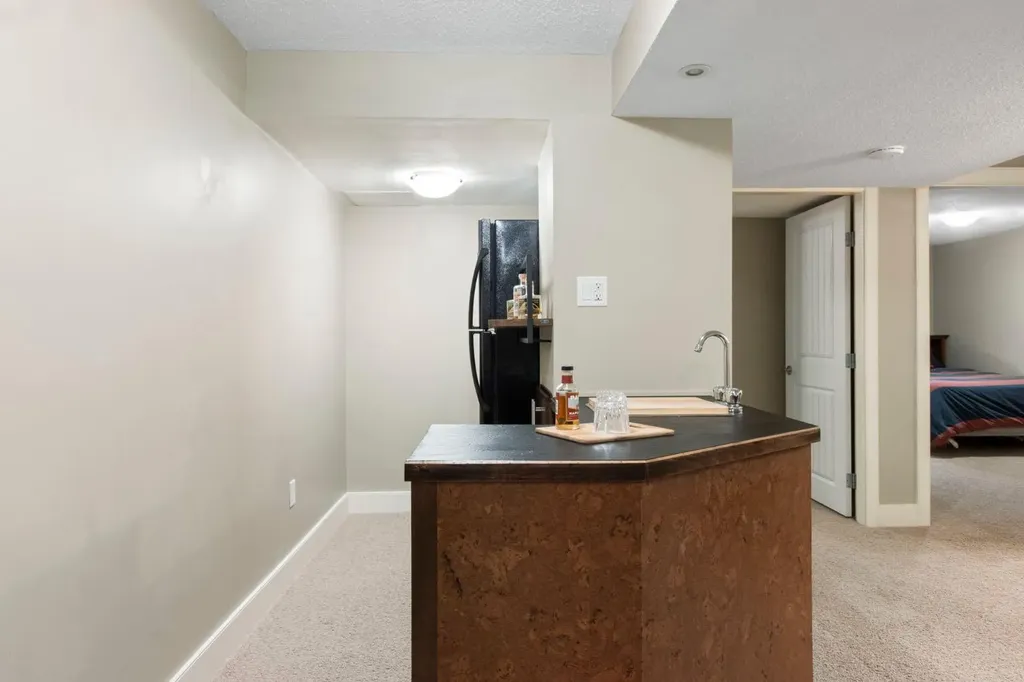 10504 Spadina Drive SW Calgary AB T2W 0T4
