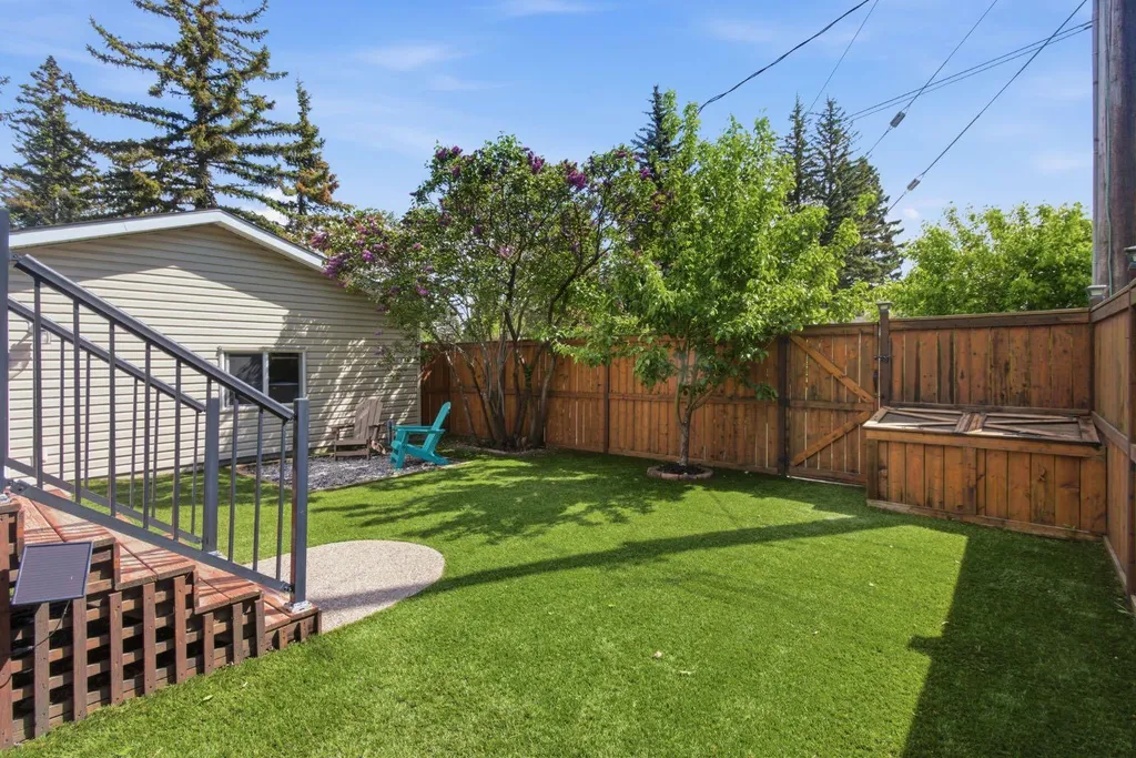 10504 Spadina Drive SW Calgary AB T2W 0T4